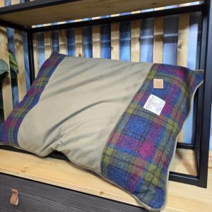 Deluxe Tweed Dog Bed - Olive Patch